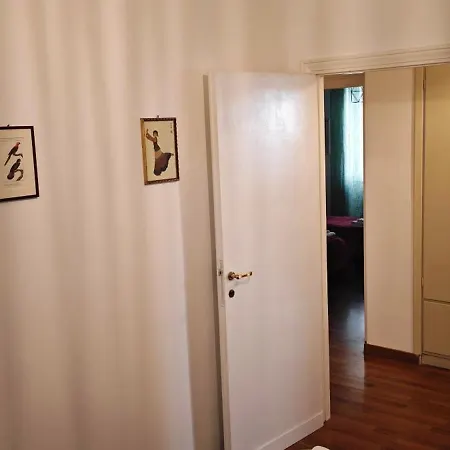 San Peter's Gates Apartment *